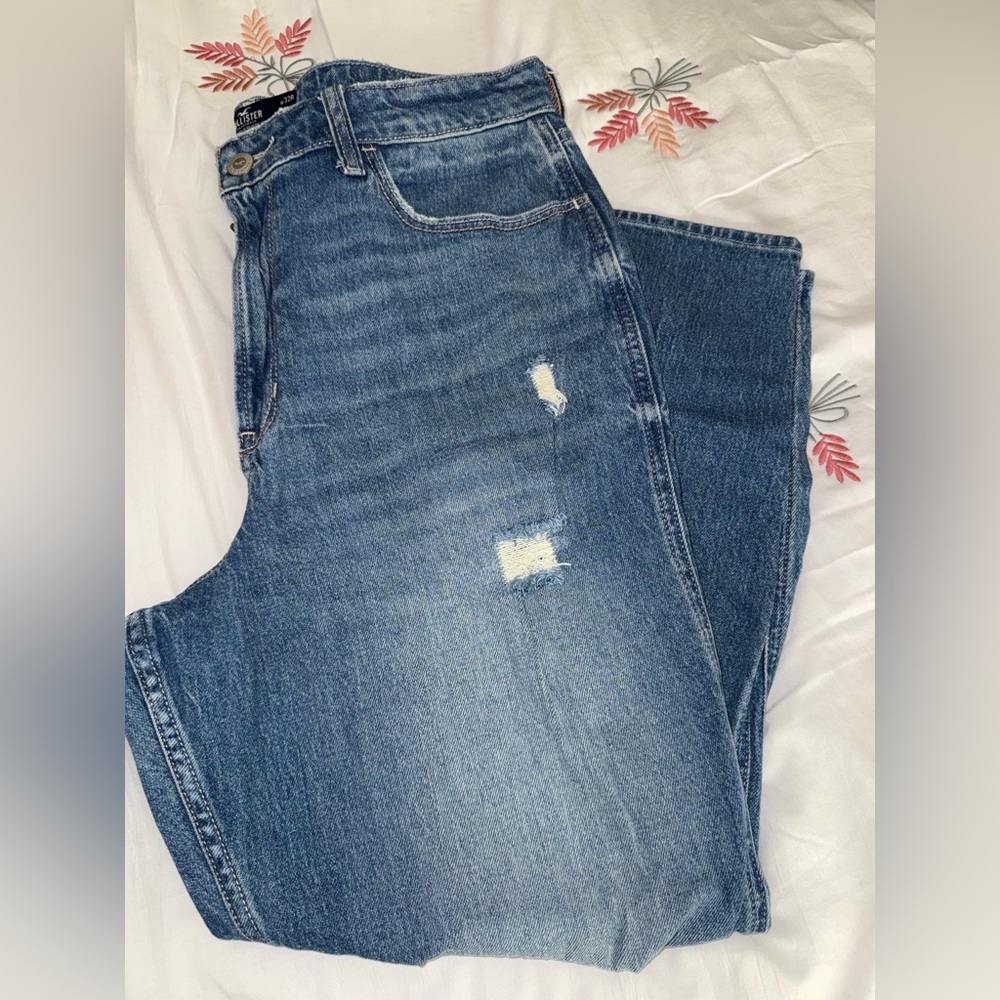 Hollister Women's Straight Leg Jeans in Blue